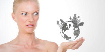 How pollution affects the health of your skin?